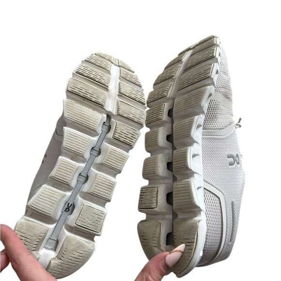 On Running Cloud 5 Trainers Light Gray and White Running Sneakers Size W9 - Picture 7 of 8